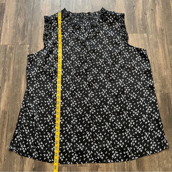 Talbots Sleeveless Floral Loose Fit Crew Neck Black Whitee Top Shirt Related 2X - Picture 10 of 10